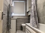 Flat 4 - bathroom